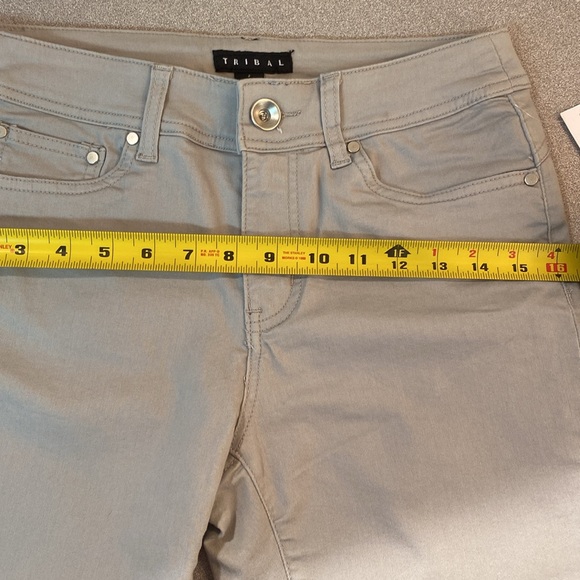 Tribal - NWT favourite stretch Bermuda Shorts. Size 2 - Picture 7 of 11